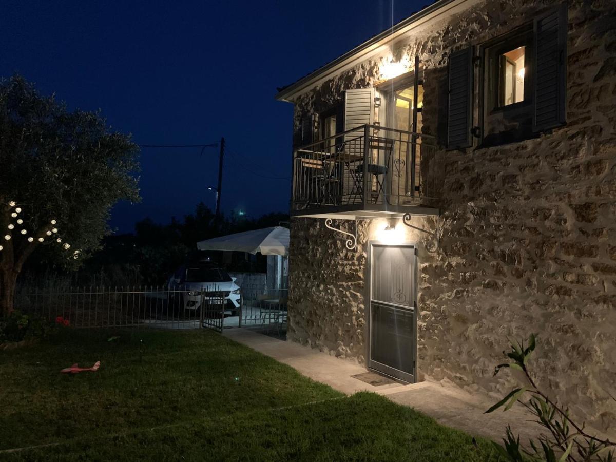 Messinian Stone House Villa Esterno foto